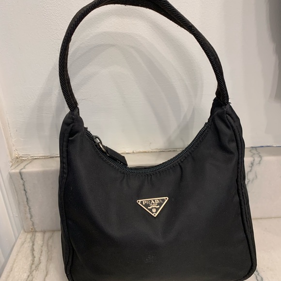 Prada Tessuto Mini Re-Edition 2000 Nylon Bag w/ authentic ID card verification - Picture 10 of 16